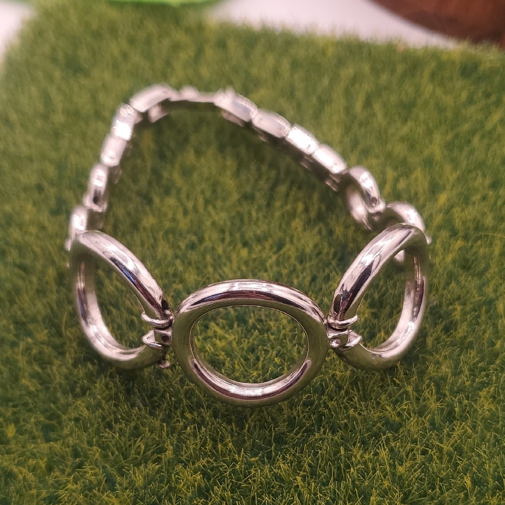Elegant Silver Tone Open Circle Link Bracelet B3404